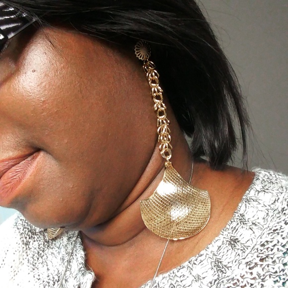 Dropping Earrings - Picture 3 of 4